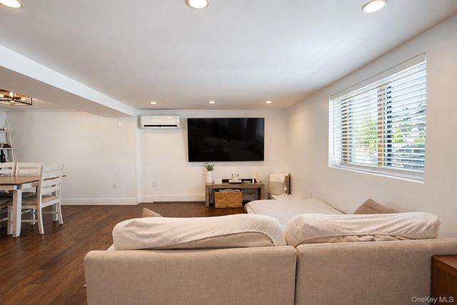 106 Pacific Boulevard, Long Beach, NY 11561