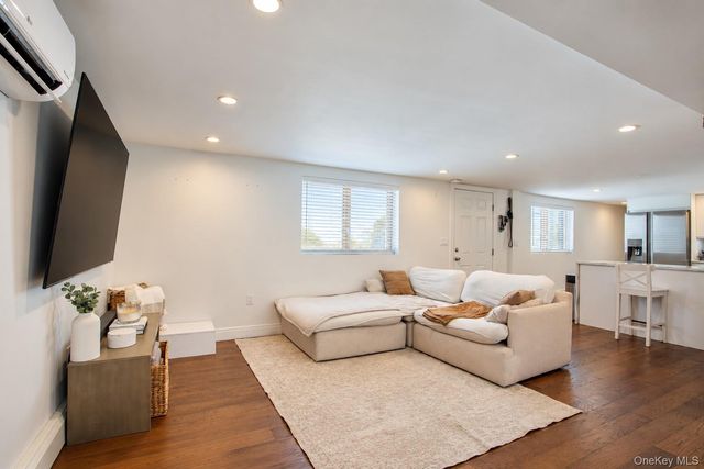 106 Pacific Boulevard, Long Beach, NY 11561