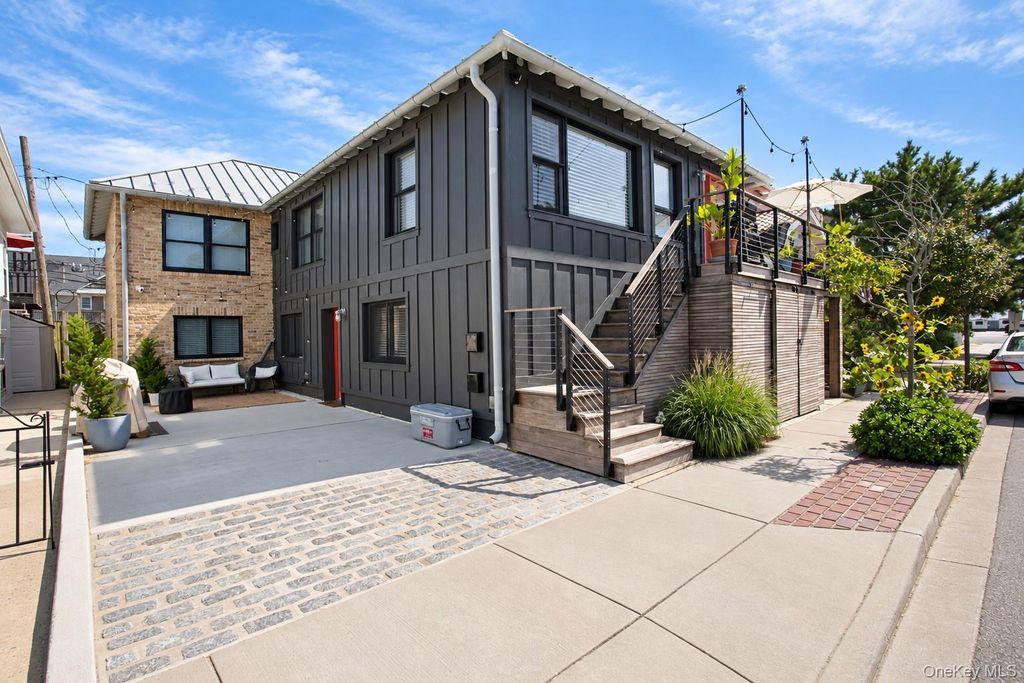 106 Pacific Boulevard, Long Beach, NY 11561
