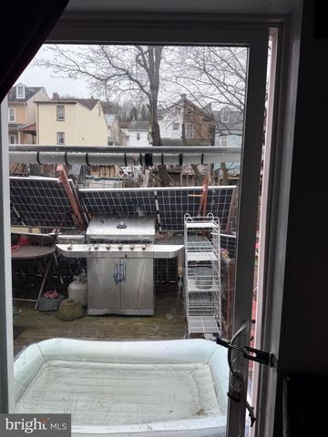 918 RACE ST, Shamokin, PA 17872