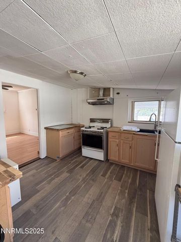 960 Franklin Avenue, Lovelock, NV 89419