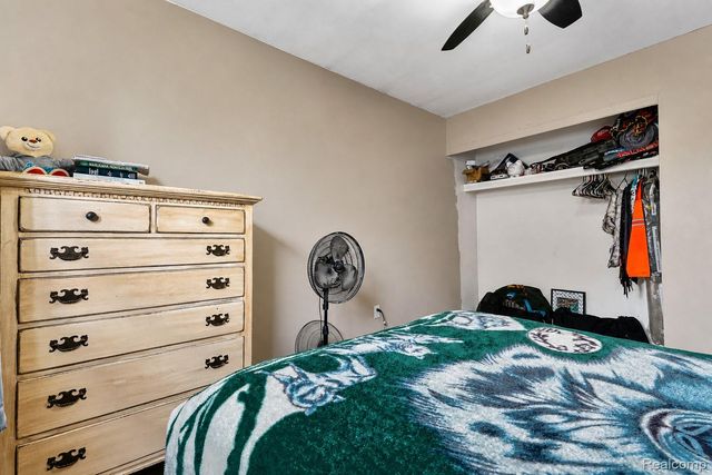 1366 Windham Street, Westland, MI 48186