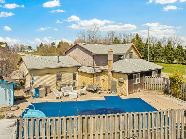 5670 Niles Rd, Saint Joseph, MI 49085