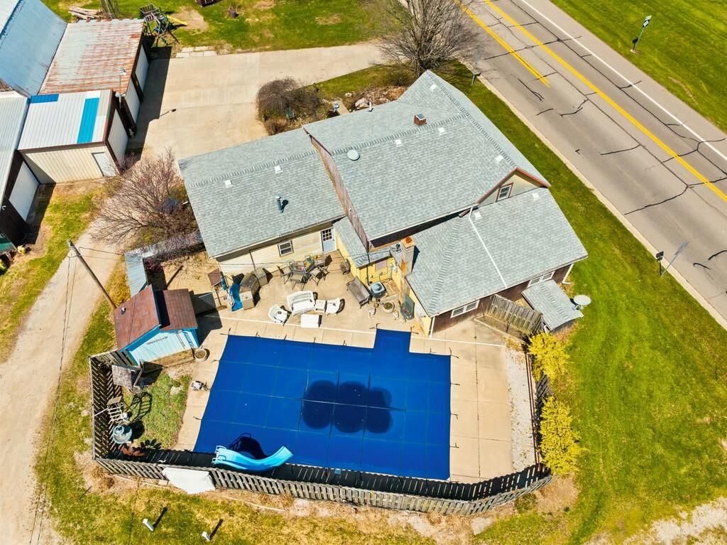 5670 Niles Rd, Saint Joseph, MI 49085