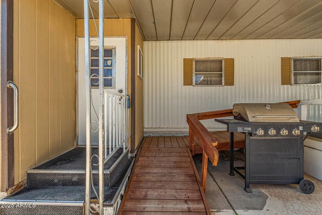 2528 E MCKELLIPS Road 15, Mesa, AZ 85213