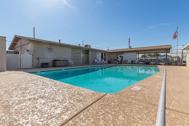 2528 E MCKELLIPS Road 15, Mesa, AZ 85213