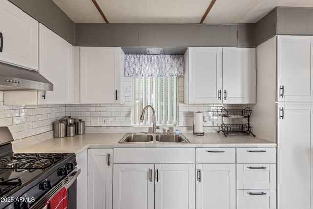 2528 E MCKELLIPS Road 15, Mesa, AZ 85213