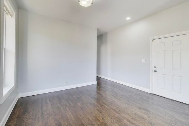 313 E 60th Street 1, Chicago, IL 60637