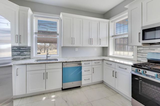 313 E 60th Street 1, Chicago, IL 60637
