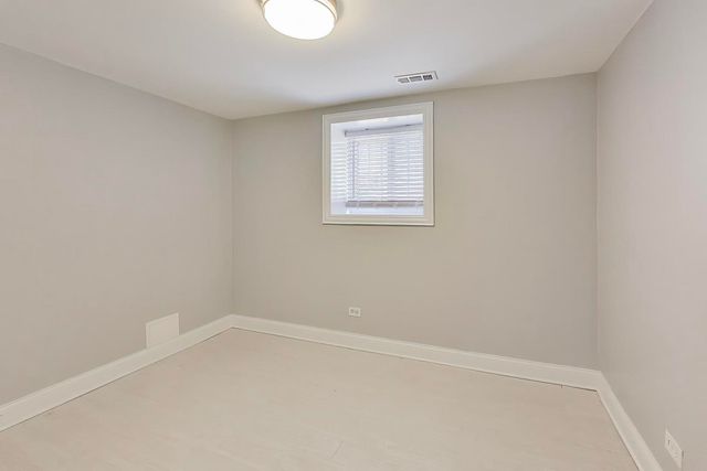 313 E 60th Street 1, Chicago, IL 60637