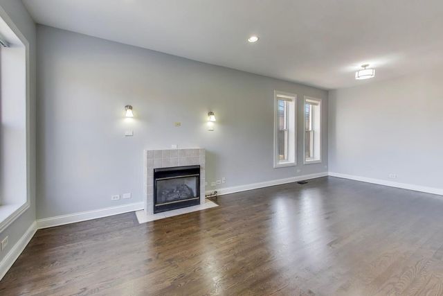 313 E 60th Street 1, Chicago, IL 60637