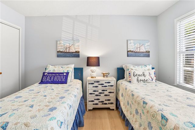 1460 Ocean Blvd 101, St Simons Island, GA 31522