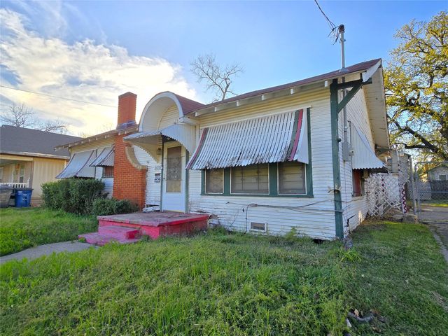 3015 Lenway Street, Dallas, TX 75215