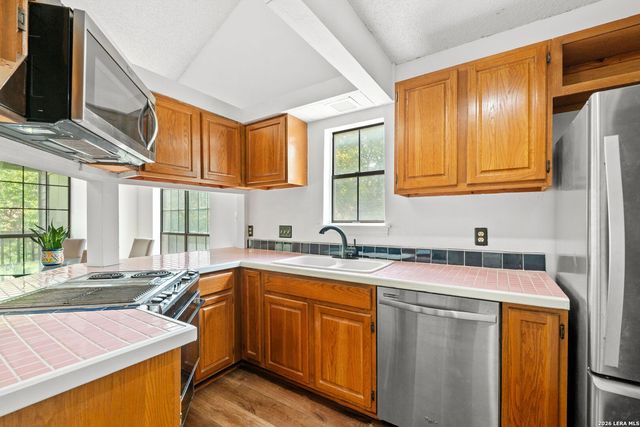 8611 Datapoint Dr Apt 74, San Antonio, TX 78229