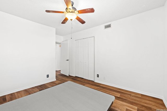 8611 Datapoint Dr Apt 74, San Antonio, TX 78229