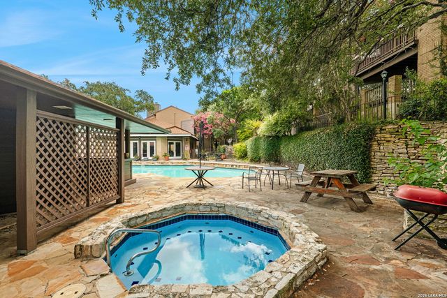 8611 Datapoint Dr Apt 74, San Antonio, TX 78229