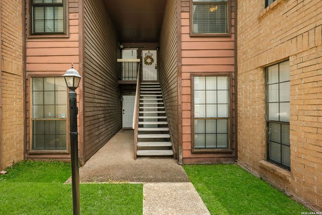 8611 Datapoint Dr Apt 74, San Antonio, TX 78229