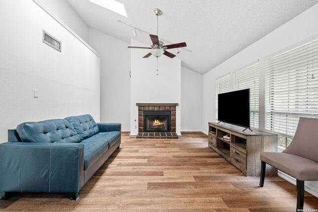 8611 Datapoint Dr Apt 74, San Antonio, TX 78229