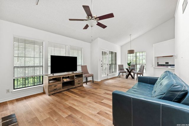 8611 Datapoint Dr Apt 74, San Antonio, TX 78229