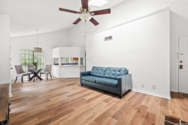8611 Datapoint Dr Apt 74, San Antonio, TX 78229