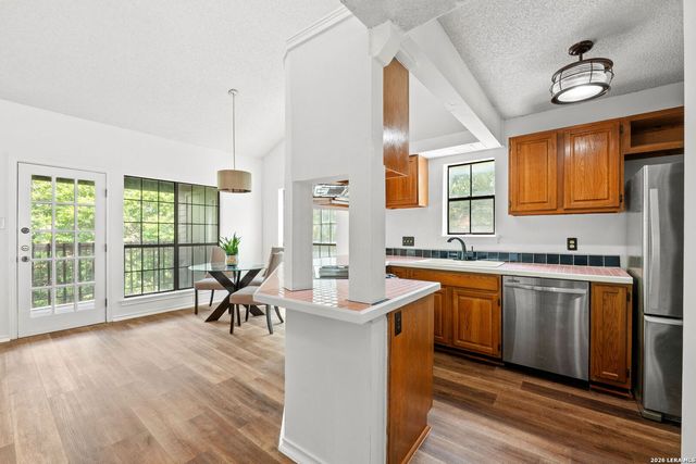 8611 Datapoint Dr Apt 74, San Antonio, TX 78229