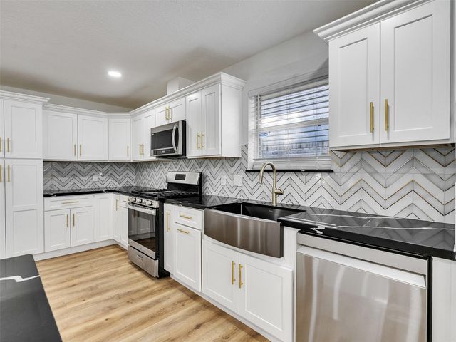 206 Doncaster Street, Conroe, TX 77303