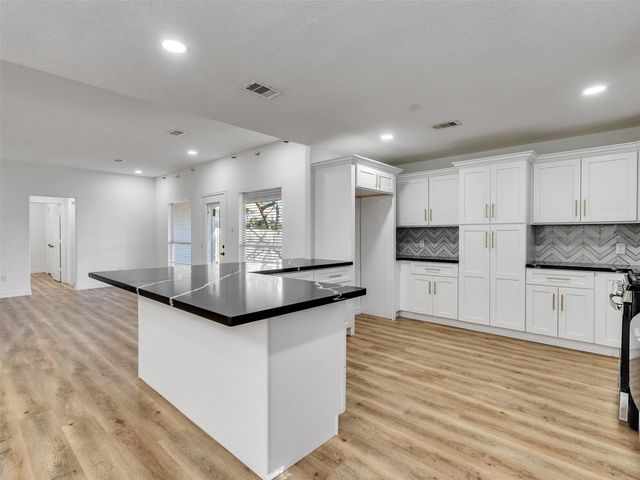 206 Doncaster Street, Conroe, TX 77303
