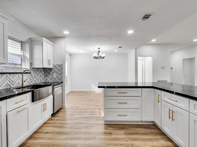 206 Doncaster Street, Conroe, TX 77303
