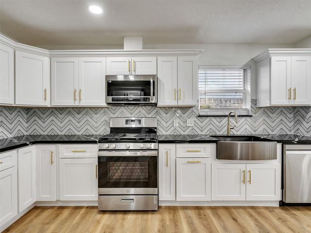 206 Doncaster Street, Conroe, TX 77303