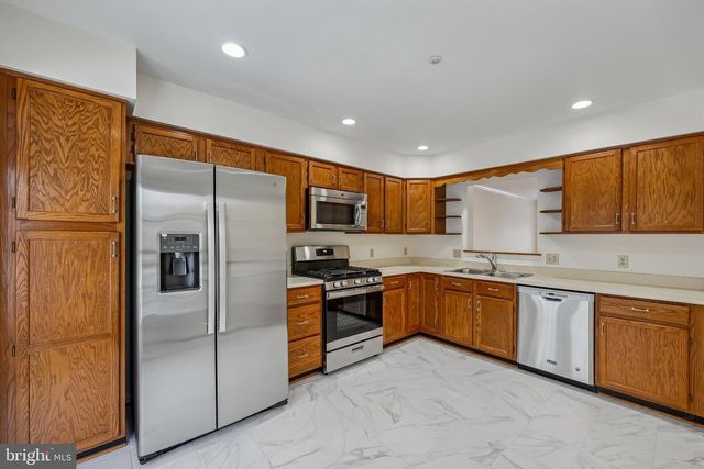 24 STEEPLE CT, Germantown, MD 20874