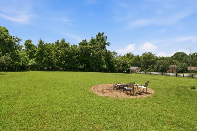 5000 Magnolia Estates Blvd, Mount Juliet, TN 37122