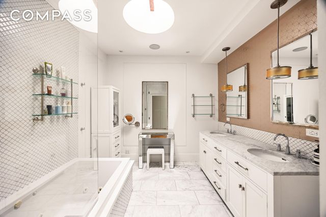 16-35 Hancock Street, New York City, NY 11385