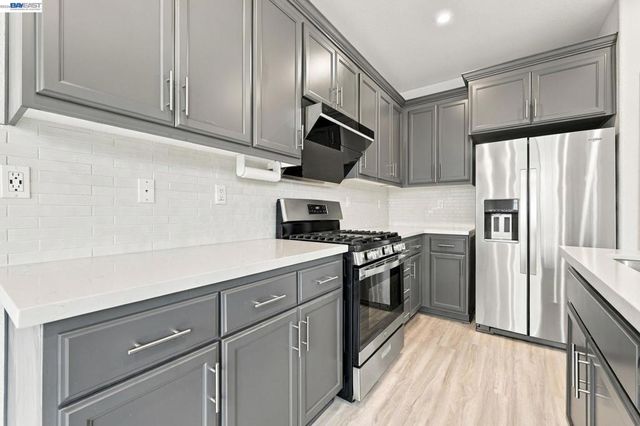 617 Whisper Ln, Pittsburg, CA 94565