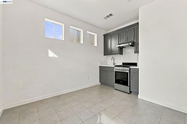 617 Whisper Ln, Pittsburg, CA 94565