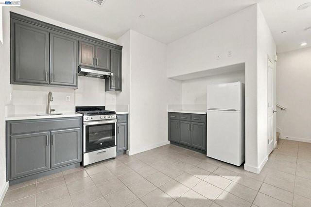 617 Whisper Ln, Pittsburg, CA 94565