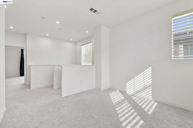 617 Whisper Ln, Pittsburg, CA 94565