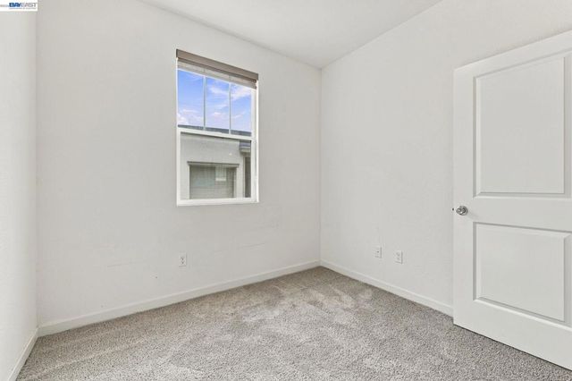 617 Whisper Ln, Pittsburg, CA 94565