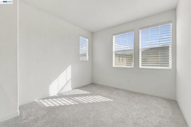 617 Whisper Ln, Pittsburg, CA 94565