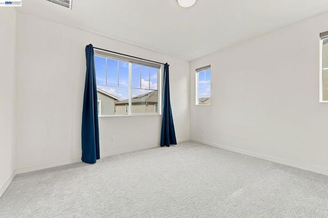 617 Whisper Ln, Pittsburg, CA 94565