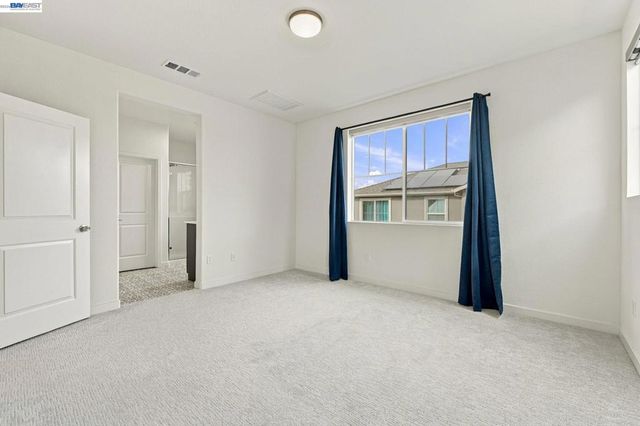 617 Whisper Ln, Pittsburg, CA 94565