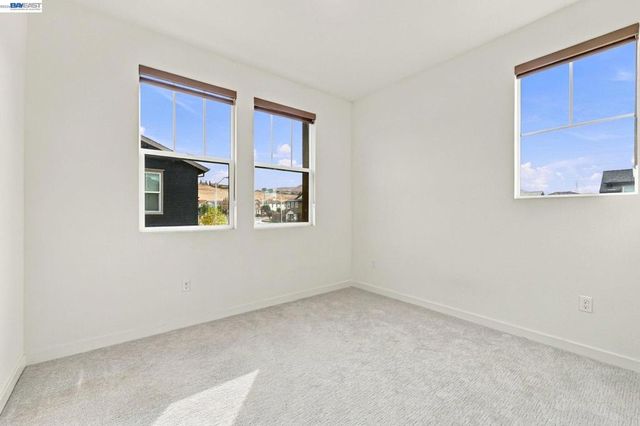 617 Whisper Ln, Pittsburg, CA 94565