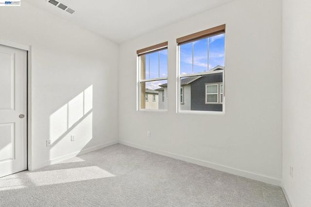 617 Whisper Ln, Pittsburg, CA 94565