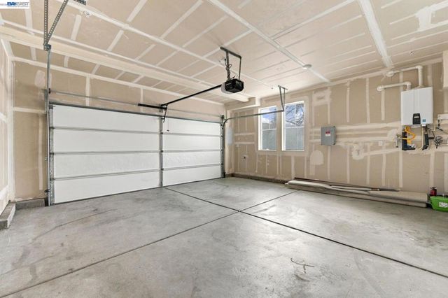 617 Whisper Ln, Pittsburg, CA 94565