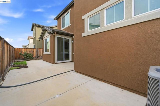 617 Whisper Ln, Pittsburg, CA 94565