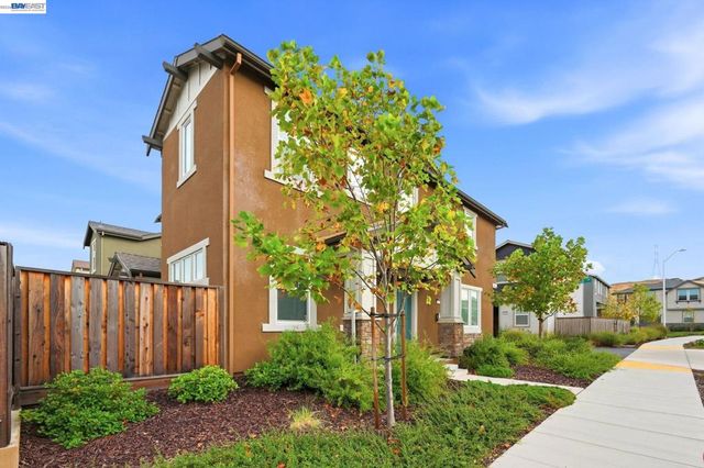 617 Whisper Ln, Pittsburg, CA 94565