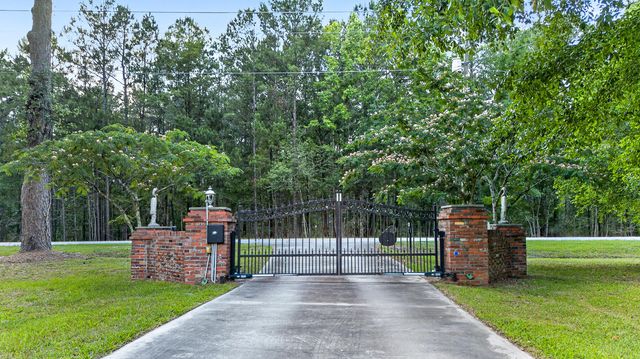 9166 Jefferies Highway, Walterboro, SC 29488