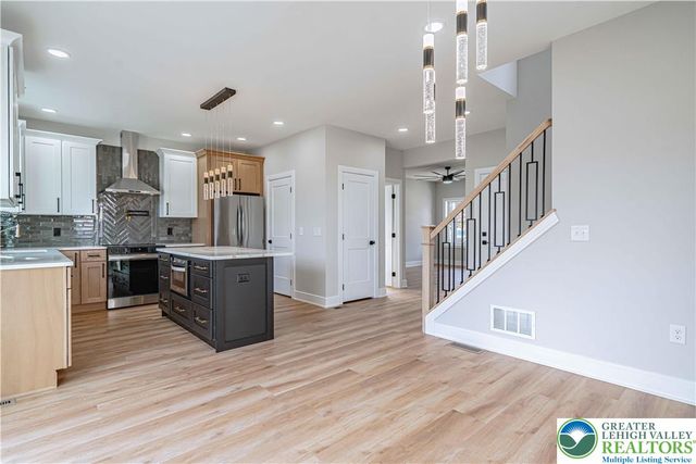 5050 Foxdale Drive, Whitehall Twp, PA 18052