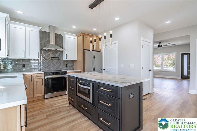 5050 Foxdale Drive, Whitehall Twp, PA 18052