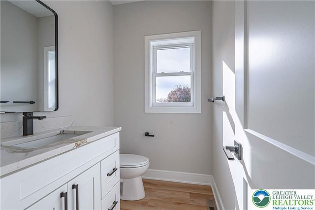 5050 Foxdale Drive, Whitehall Twp, PA 18052