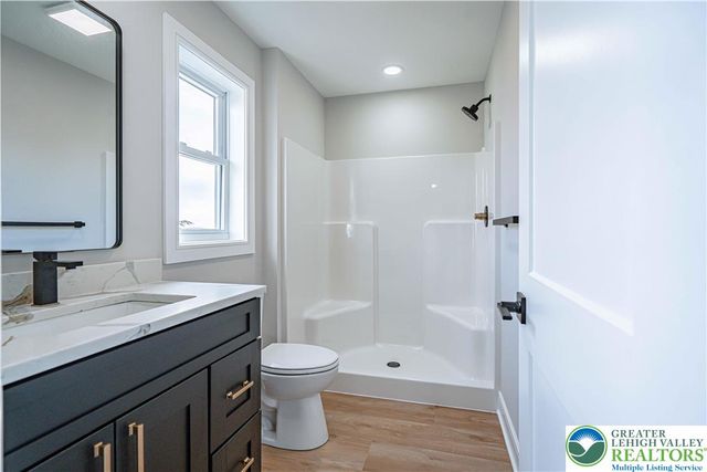 5050 Foxdale Drive, Whitehall Twp, PA 18052